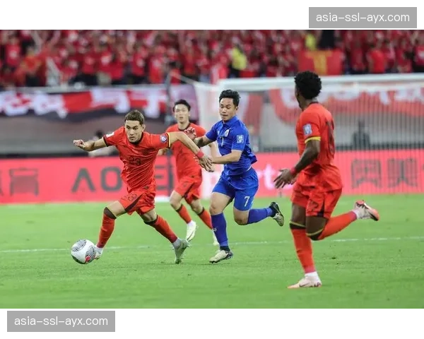 特写镜头：沧州雄狮外援罚失点球，球队错失全场最佳得分机会